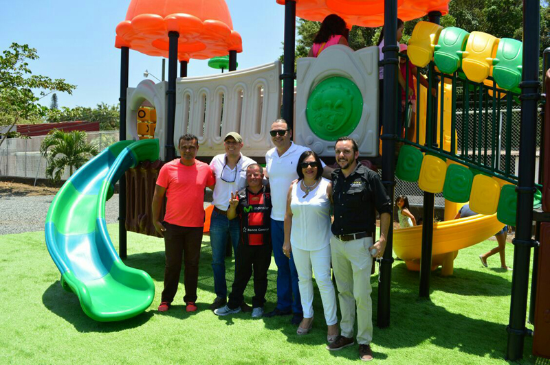 Outdoor play equipment installed in Costa rica